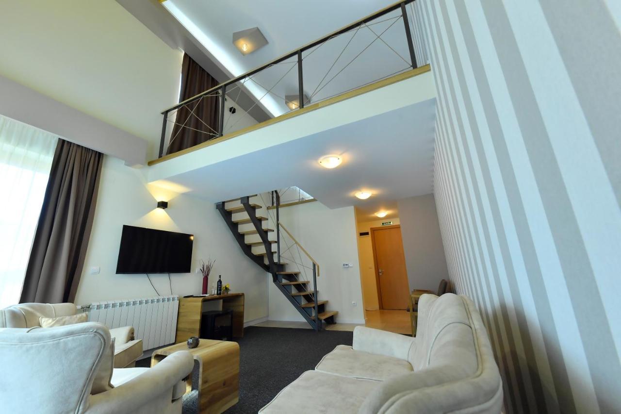 Villa Luxury Rooms - Wine Resort Смедерево Екстериор снимка